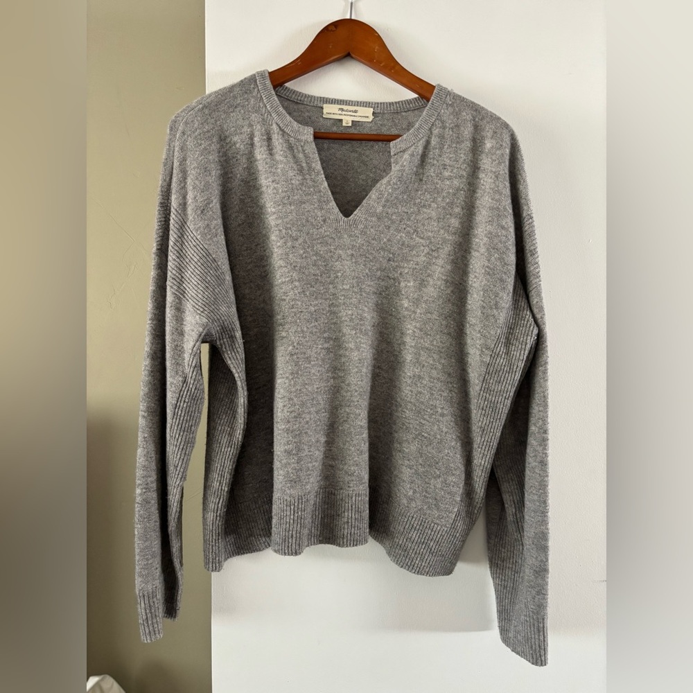 Madewell 100% Responsible Cashmere Gray V-Neck Sweater